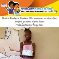 Un momento de alegría en nuestras jornadas solidarias. ¡Feliz cumpleaños, Jenny!
